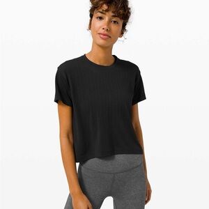 Lululemon Womens Train To Be Short Sleeve Black - Size 4